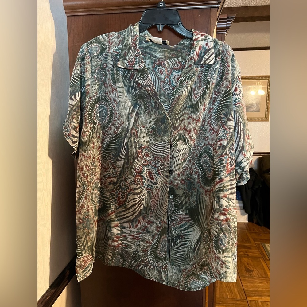 cute blouse - Picture 1 of 2